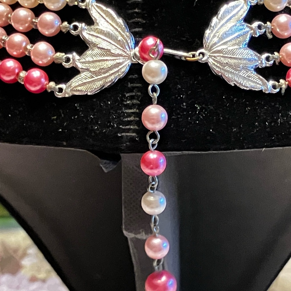 JAPAN SIGNED FOUR STRAND OF GORGEOUS FAUX PEARLS PINK BEADS AND BEAD CAPS - Picture 12 of 17